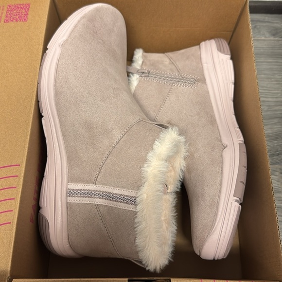 Ryka Water-Repellent Side-Zip Ankle Boots Faux Fur-Amber - Picture 2 of 6